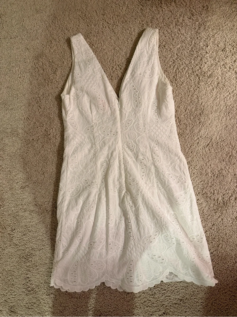 Lilly Pulitzer Madden Scallop Hem V-Neck Eyelet Dress - Picture 6 of 7